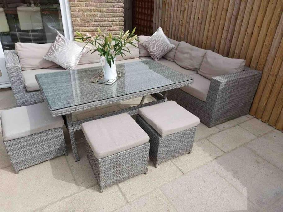 Modern 4 Bedroom House In Weymouth Sunny Corner Exterior foto