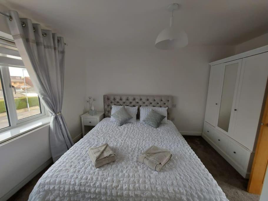 Modern 4 Bedroom House In Weymouth Sunny Corner Exterior foto